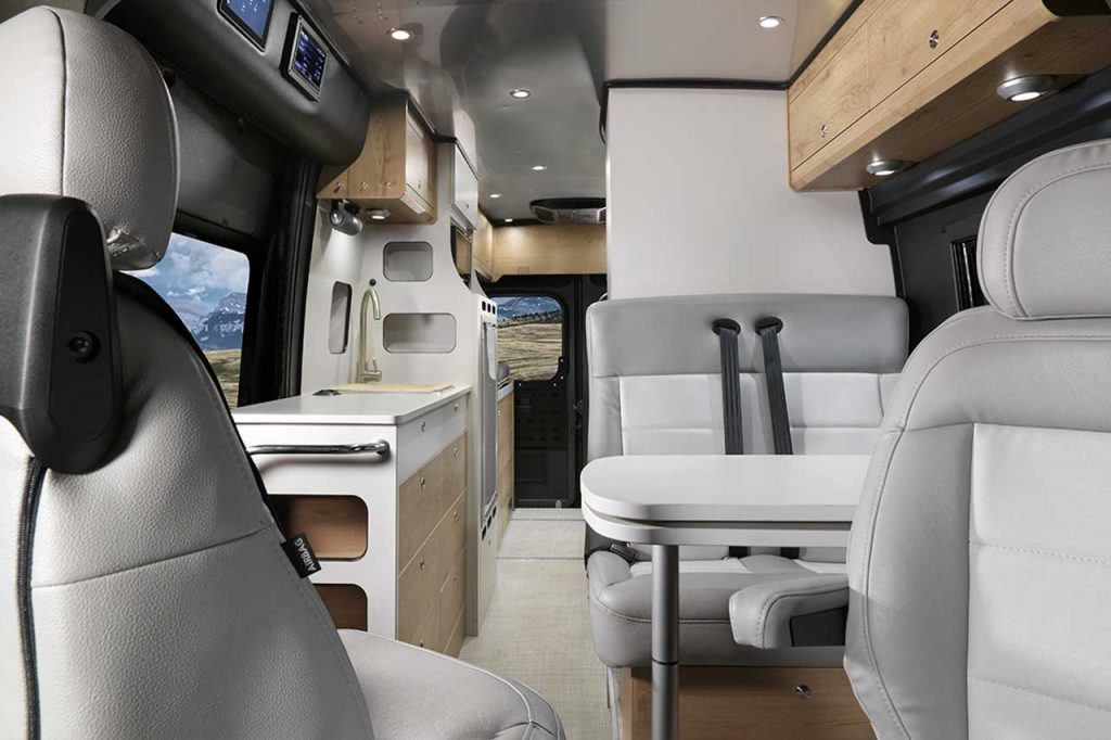 2023 Airstream Rangeline Touring Coach 5
