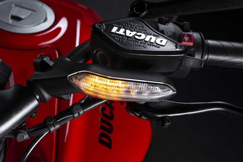 2023 Ducati Diavel V4 19