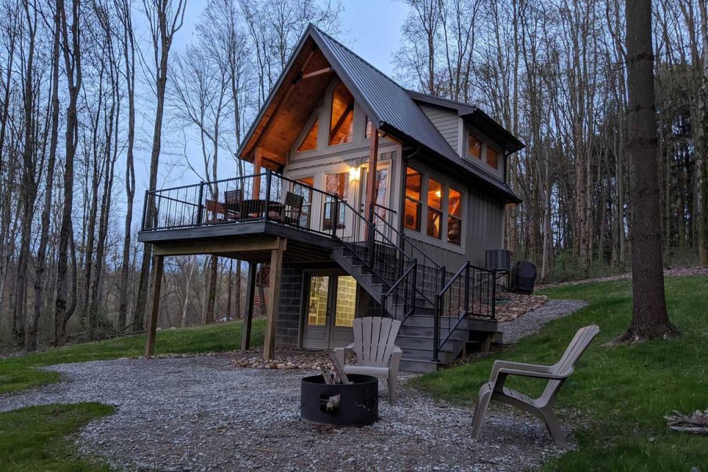 11 Best Airbnb Tiny Houses In the USA 2023 11