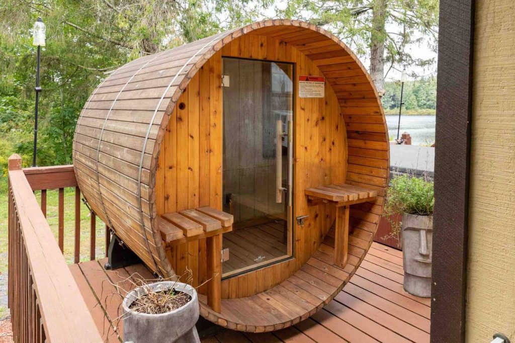 11 Best Airbnb Tiny Houses In the USA 2023 15