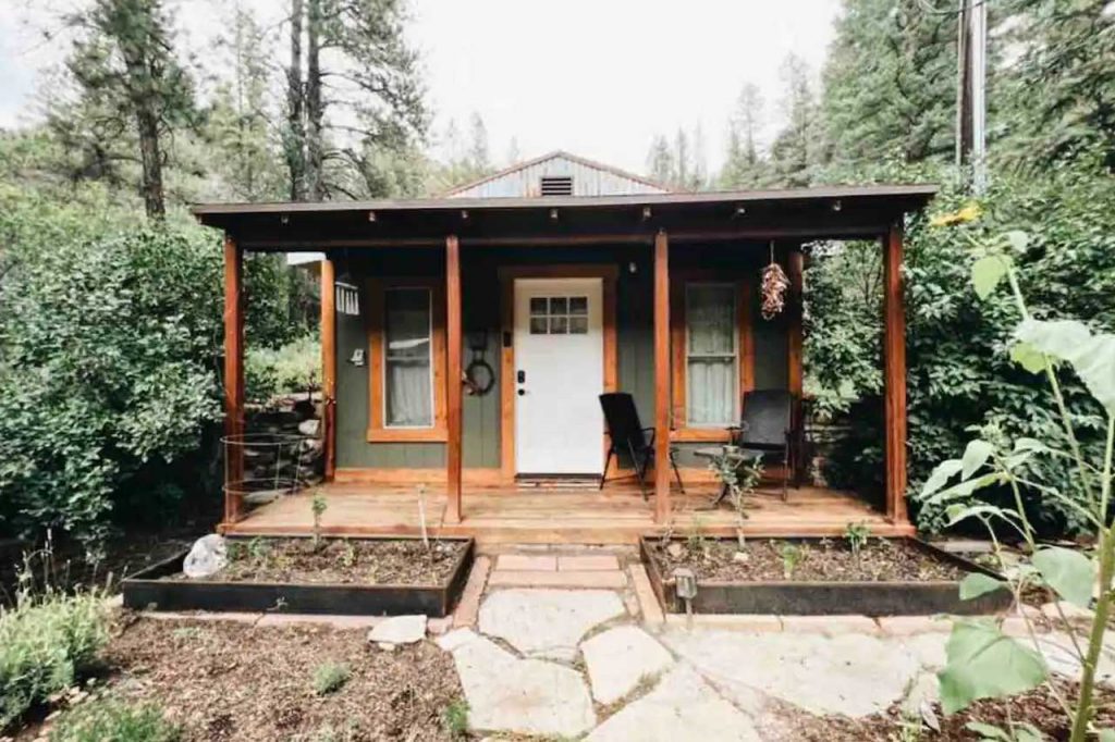 11 Best Airbnb Tiny Houses In the USA 2023 35