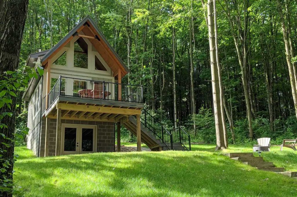 11 Best Airbnb Tiny Houses In the USA 2023 8