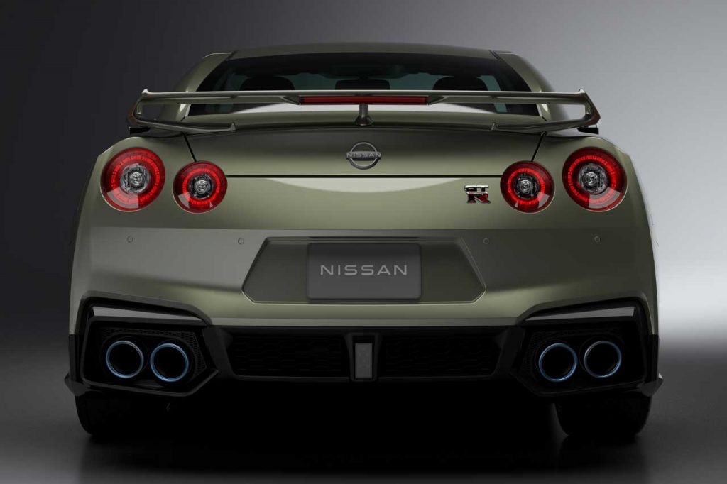 2024 Nissan GT R 14