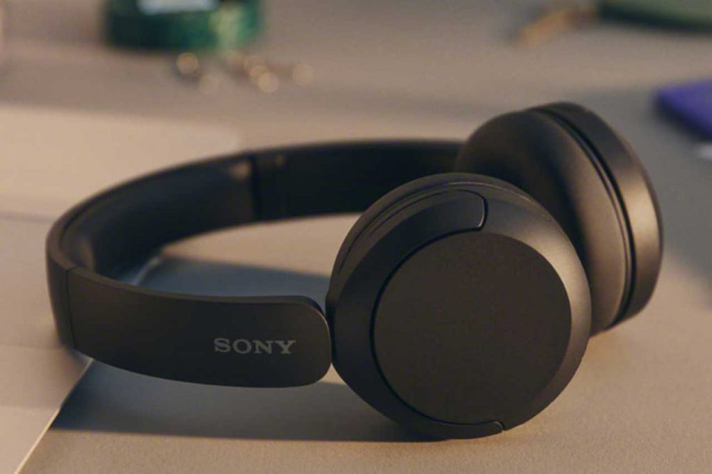 Sony Unveils Two New Wireless Headphone Models with Digital Sound Enhancement 5