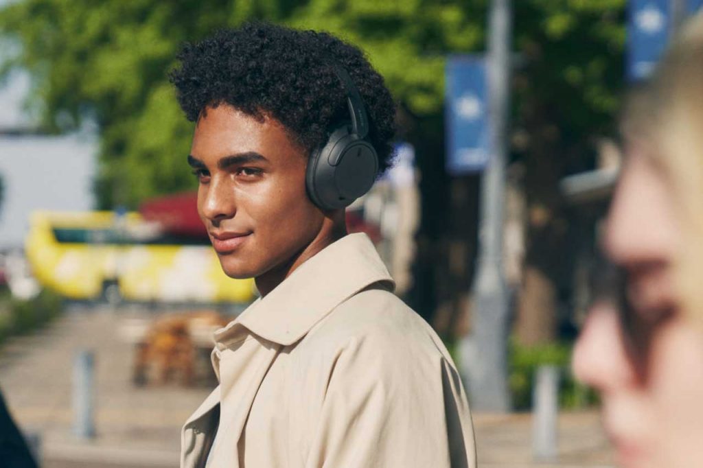 Sony Unveils Two New Wireless Headphone Models with Digital Sound Enhancement