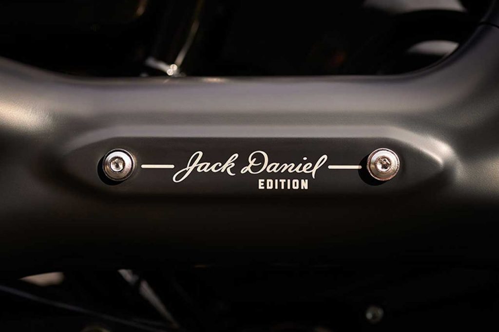 2023 Jack Daniels Limited Edition Indian Chief Bobber Dark Horse 4