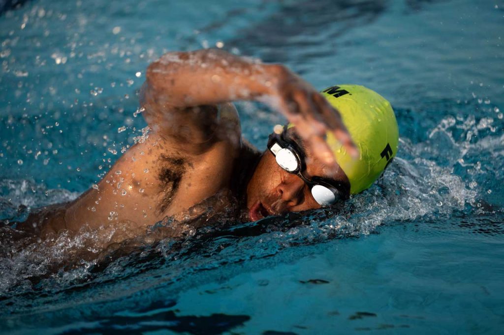 Form Smart Swim Goggles the Worlds First Augmented Reality Swim Goggles 5