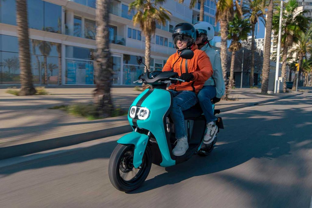2023 Yamaha NEO Electric Scooter 18