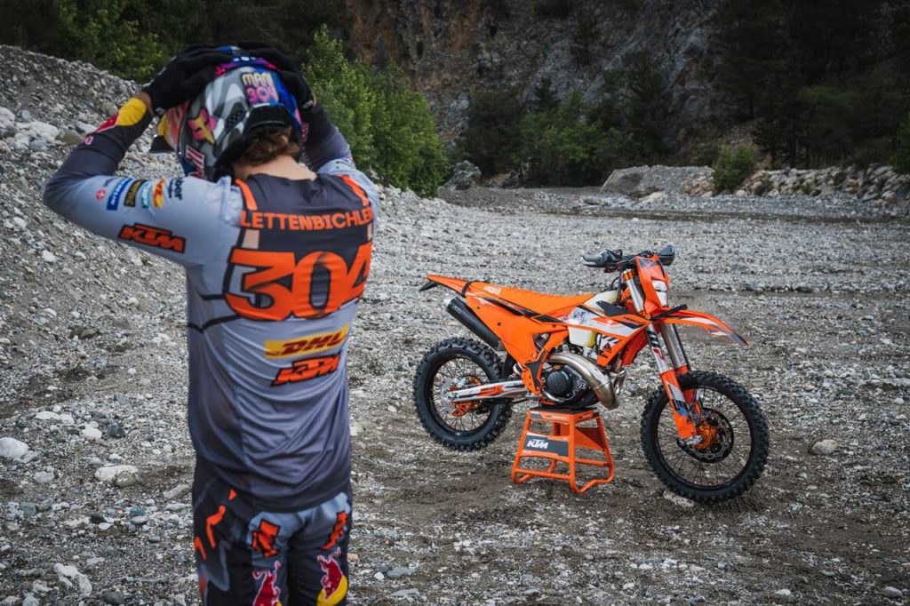 Conquer the Toughest Trails with the 2024 KTM 300 EXC Hardenduro 9