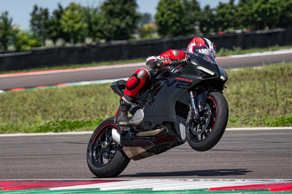 New Ducati Panigale V2 Black on Black 4