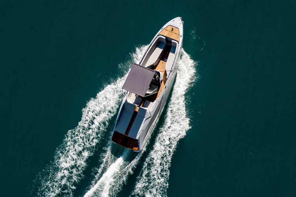 Frauscher x Porsche 850 Fantom Air Electric Sports Boat 8