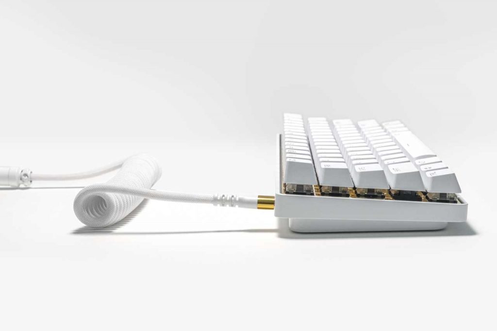 SteelSeries Apex Pro Mini Limited Edition White x Gold Keyboard 2