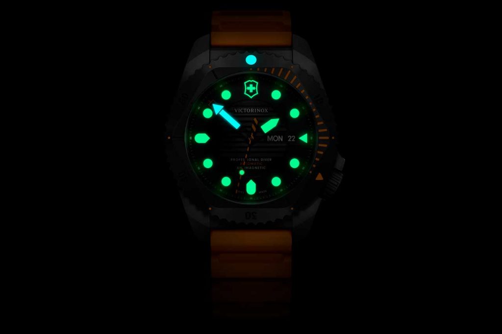 Victorinox Dive Pro Watch 11